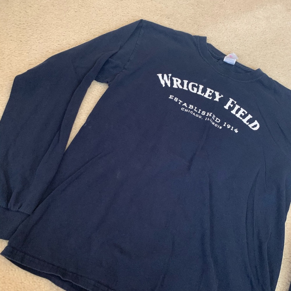 Wrigley Field Long-Sleeved Tee‼️